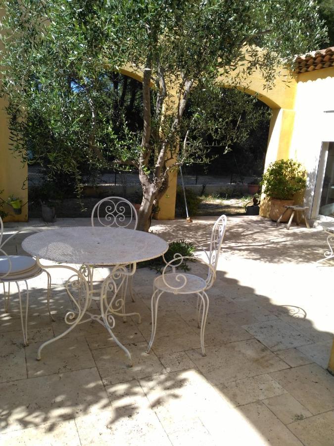 Chambres De La Terre Blanche Sanary-sur-Mer Eksteriør billede