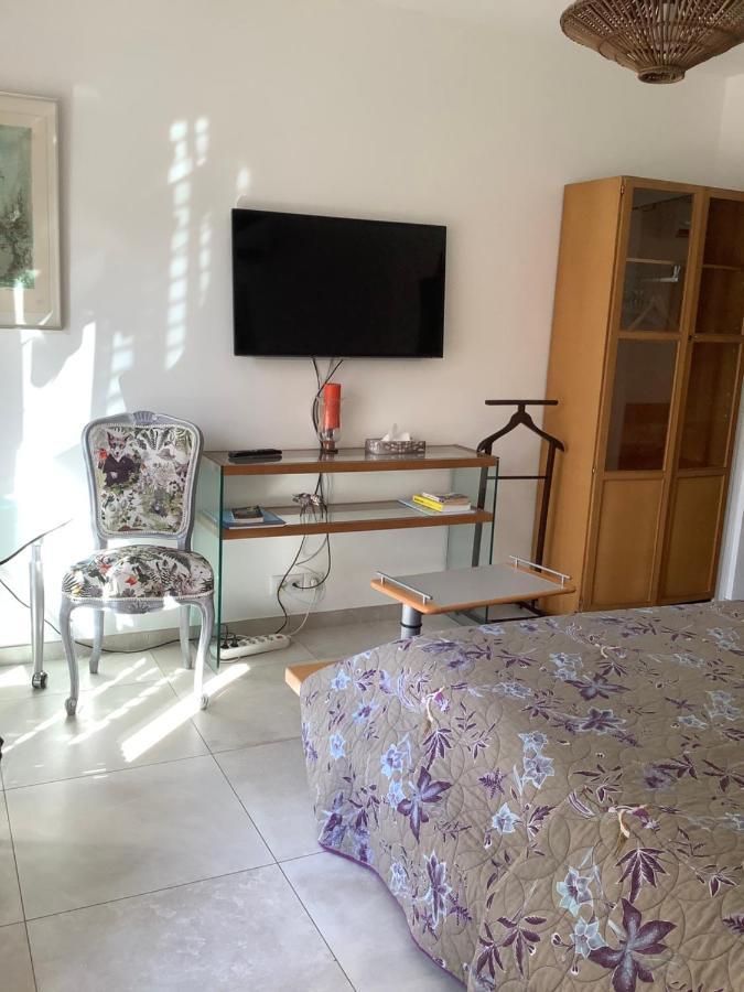 Chambres De La Terre Blanche Sanary-sur-Mer Eksteriør billede