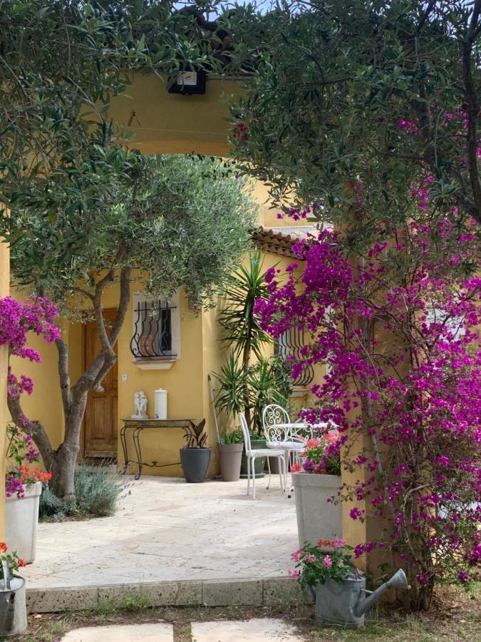 Chambres De La Terre Blanche Sanary-sur-Mer Eksteriør billede